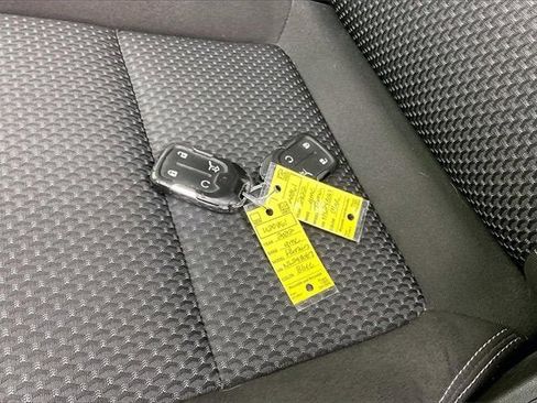 Certified 2022 GMC Terrain SLE w/ Driver Convenience Package image 13