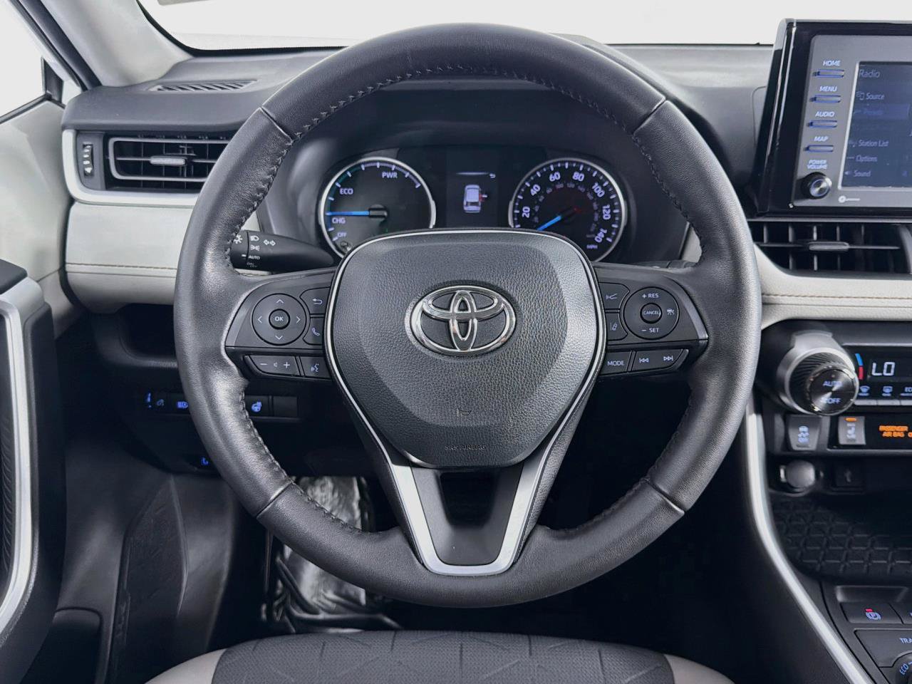Used 2022 Toyota RAV4 XLE w/ XLE Grade Weather Package AWD/4WD image 14