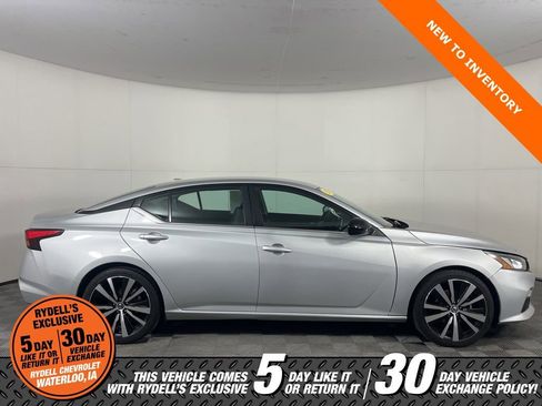Used 2021 Nissan Altima 2.5 SR image 3