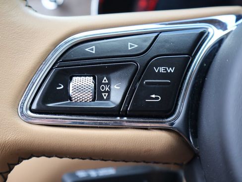 Certified 2024 Bentley Bentayga Extended Wheelbase AWD/4WD image 27