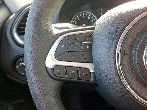 Used 2023 Jeep Renegade Latitude AWD/4WD image 17
