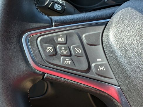Used 2024 Chevrolet Equinox LT FWD image 18