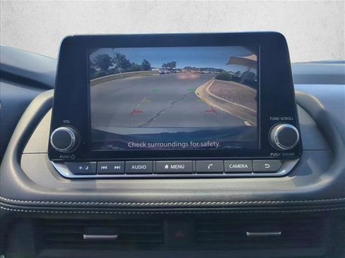 Used 2024 Nissan Rogue SV FWD image 17