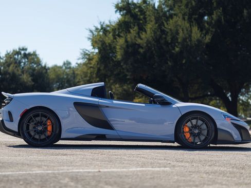 Used 2016 McLaren 675LT Spider image 16