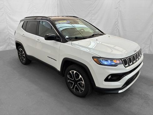 Used 2024 Jeep Compass Limited AWD/4WD image 10