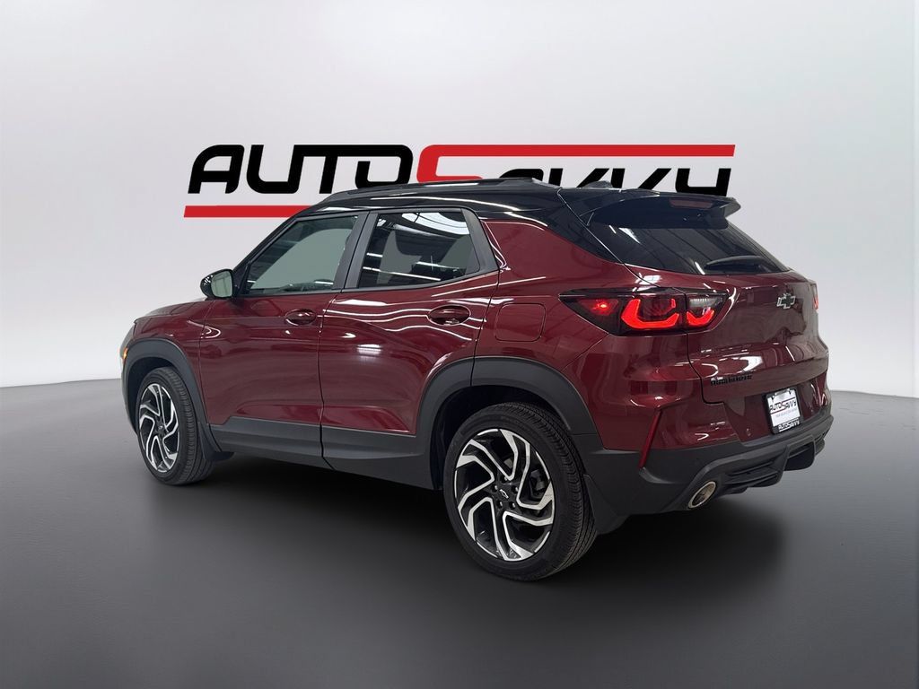 Used 2025 Chevrolet TrailBlazer RS w/ Convenience Package FWD image 4