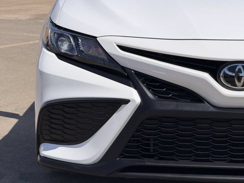 Used 2024 Toyota Camry SE FWD image 5