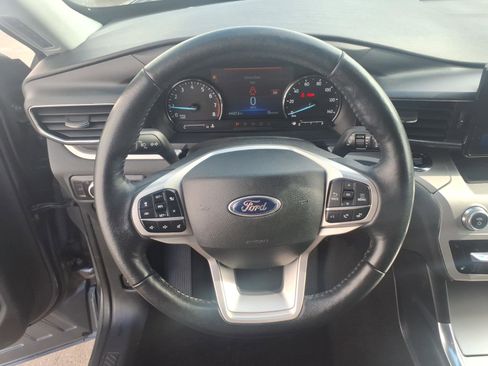 Certified 2022 Ford Explorer XLT w/ Equipment Group 202A image 15