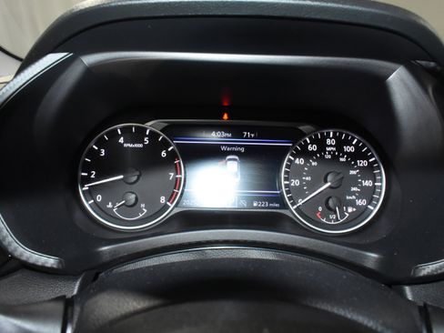 Used 2025 Nissan Sentra SV FWD image 16