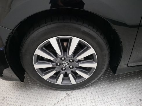 Used 2018 Toyota Sienna Limited Premium w/ Carpet Mat Package AWD/4WD image 29
