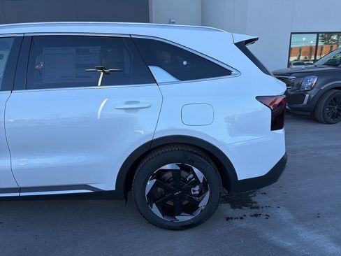 New 2026 Kia Sorento EX AWD/4WD image 10
