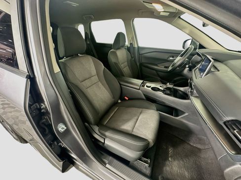 Used 2025 Nissan Rogue SV AWD/4WD image 32