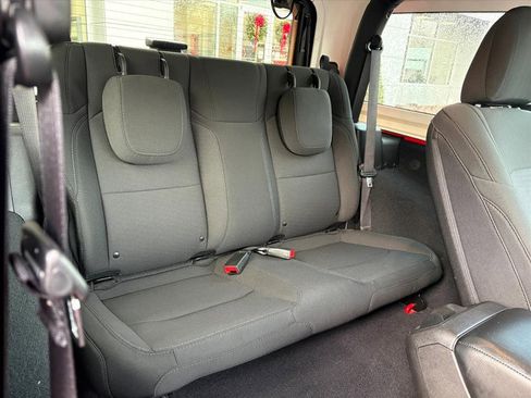 Used 2022 Jeep Wrangler Sport image 17