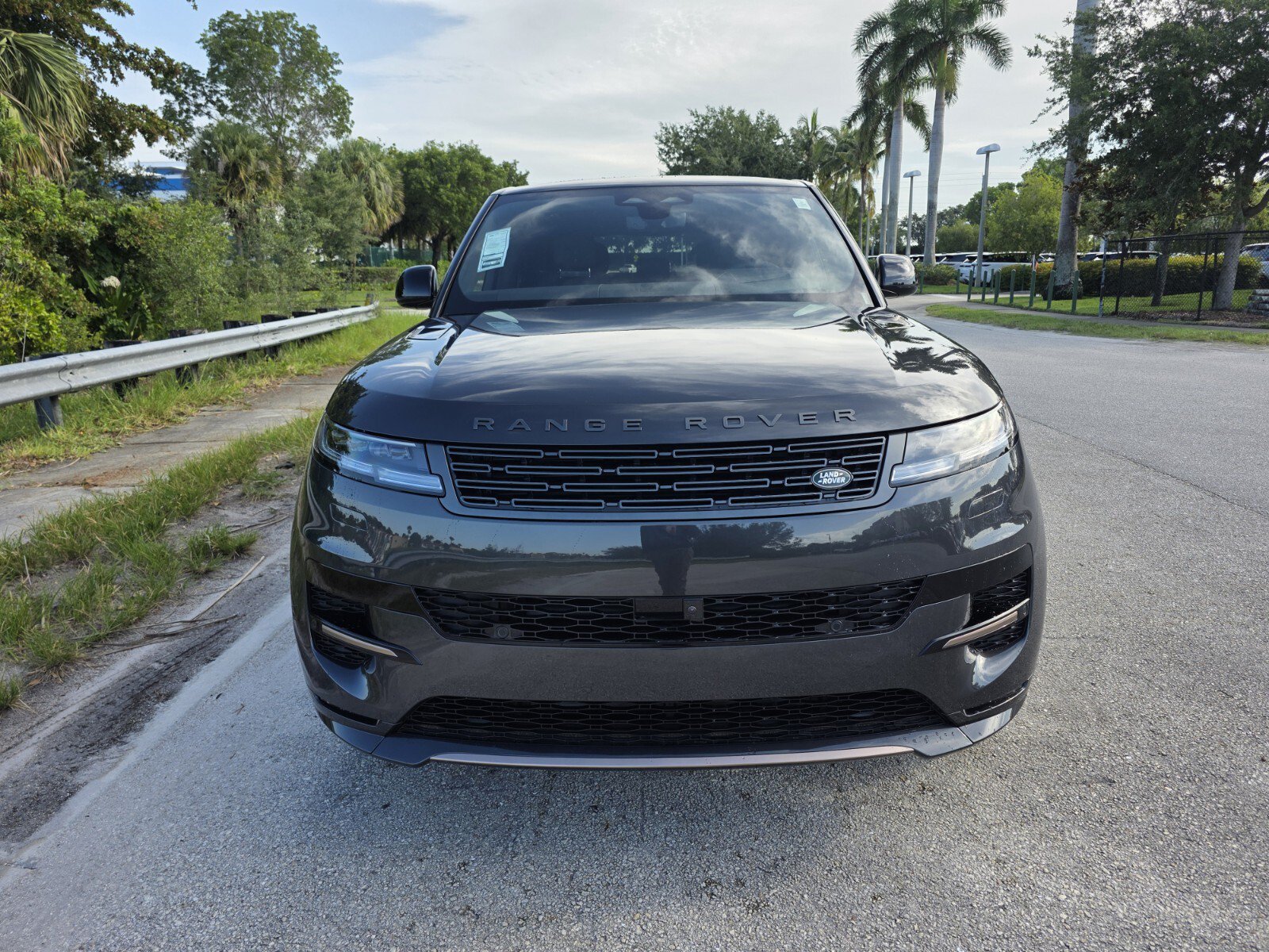 New 2026 Land Rover Range Rover Sport Dynamic SE AWD/4WD image 8