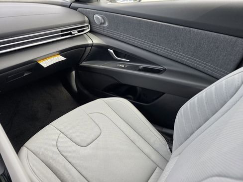 New 2026 Hyundai Elantra Limited FWD image 14