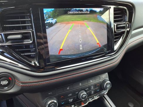 Used 2025 Dodge Durango GT AWD/4WD image 17