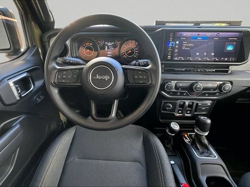 Used 2025 Jeep Wrangler Sport AWD/4WD image 9