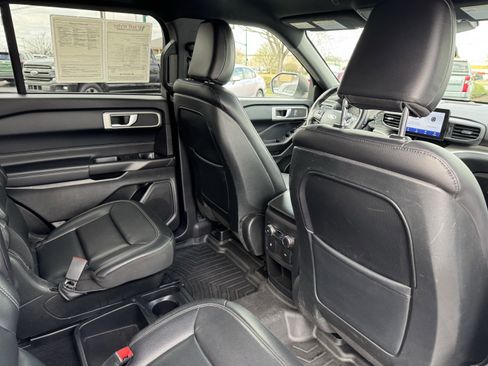 Used 2020 Ford Explorer XLT w/ Equipment Group 202A image 38