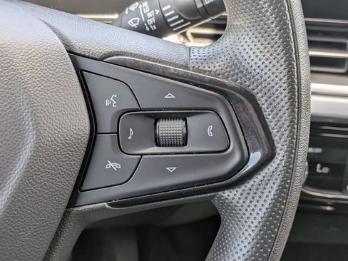 Used 2024 Chevrolet Trax LT FWD image 25