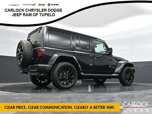 Used 2025 Jeep Wrangler Sahara AWD/4WD image 47
