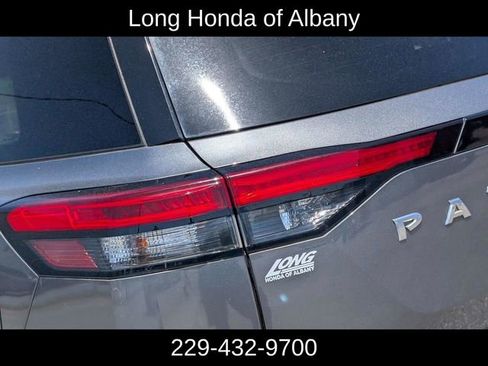 Used 2022 Nissan Pathfinder SL FWD image 9