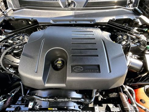 Certified 2023 Land Rover Defender 110 X-Dynamic SE AWD/4WD image 9
