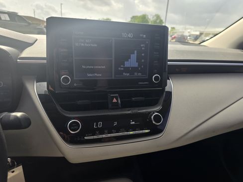 Used 2022 Toyota Corolla LE image 12