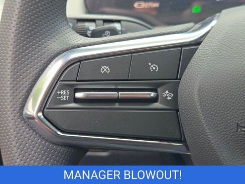 New 2026 Chevrolet Equinox EV LT FWD image 32
