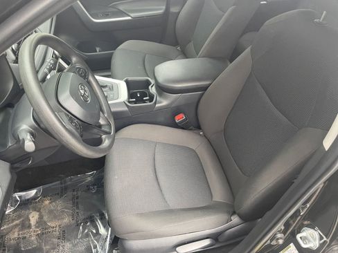 Used 2025 Toyota RAV4 LE image 35