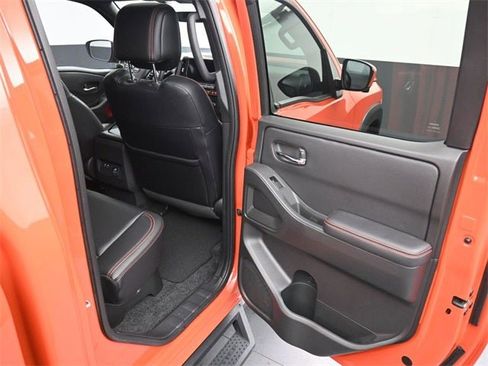 Used 2025 Nissan Frontier PRO-4X w/ Pro Premium Package image 16