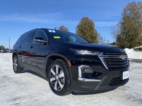 Used 2023 Chevrolet Traverse LT w/ LT Premium Package image 1