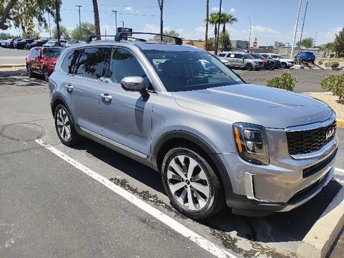Certified 2022 Kia Telluride EX w/ EX Premium Package AWD/4WD image 9