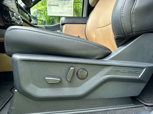 New 2025 Ford F250 Lariat w/ Lariat Ultimate Package image 31