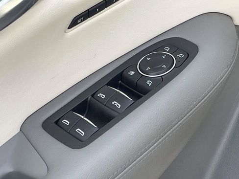 Used 2021 Cadillac XT5 Premium Luxury image 16