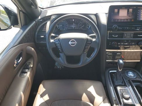 Used 2022 Nissan Armada Platinum image 9