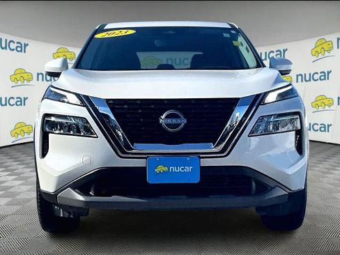 Used 2023 Nissan Rogue SV image 2