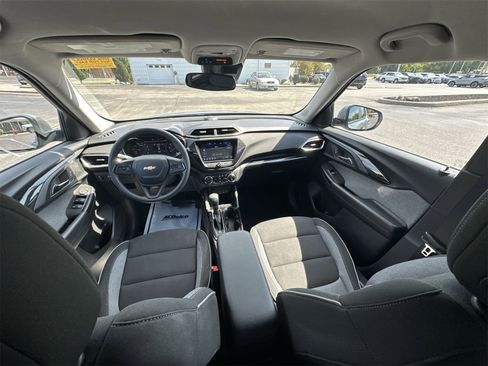 Used 2023 Chevrolet TrailBlazer LT w/ Convenience Package image 19