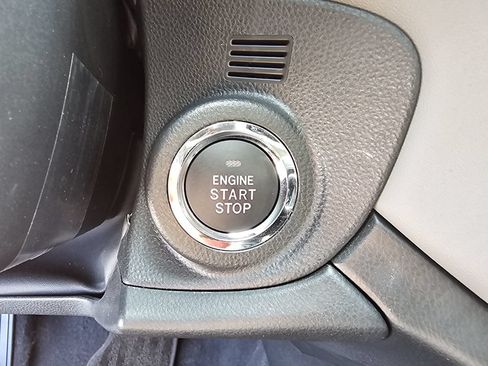 Certified 2025 Subaru Outback Premium AWD/4WD image 22
