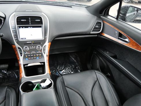 Used 2016 Lincoln MKX Reserve w/ Climate Package AWD/4WD image 11
