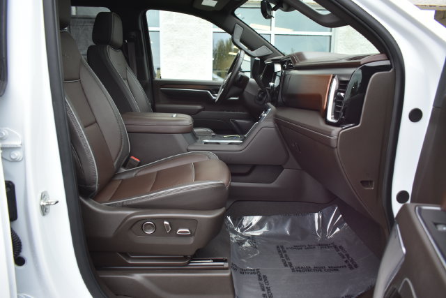 Used 2025 GMC Sierra 2500 Denali w/ Denali Reserve Package AWD/4WD image 46