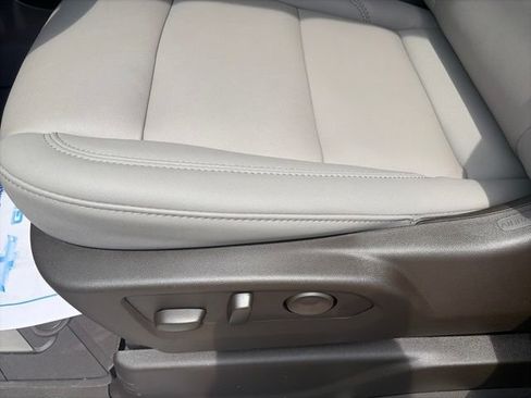 New 2026 Chevrolet Suburban LT w/ Comfort Package AWD/4WD image 18