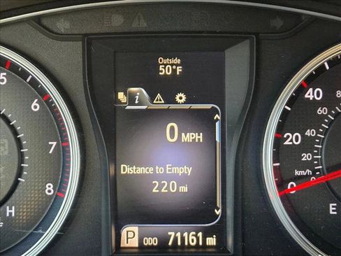 Used 2017 Toyota Camry SE image 10