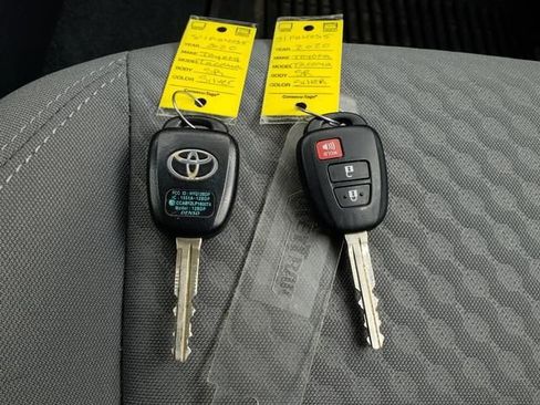 Used 2020 Toyota Tacoma SR AWD/4WD image 26