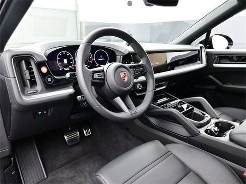 Certified 2026 Porsche Cayenne S image 4
