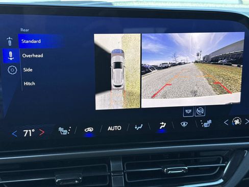 Used 2024 Chevrolet Equinox EV RS image 26