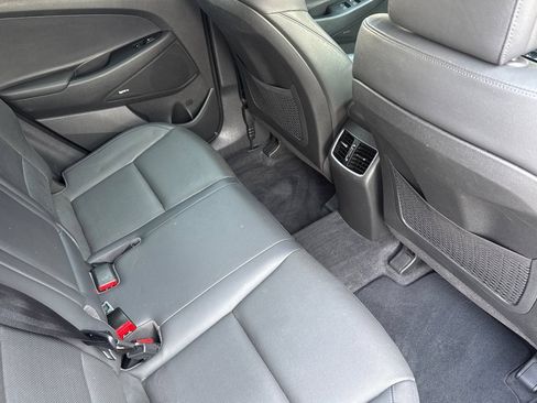 Used 2017 Hyundai Tucson Limited w/ Limited Ultimate Package 03 FWD image 17