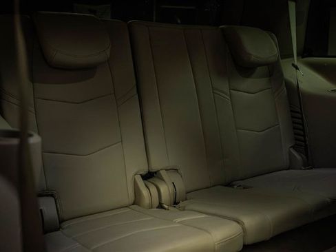 Used 2018 Cadillac Escalade Premium Luxury AWD/4WD image 12