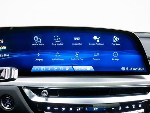 Certified 2025 Cadillac Lyriq Luxury image 26