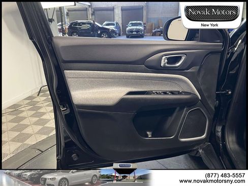 Used 2022 Jeep Compass Latitude image 17