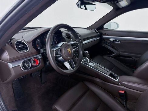 Used 2022 Porsche 718 Cayman RWD image 4